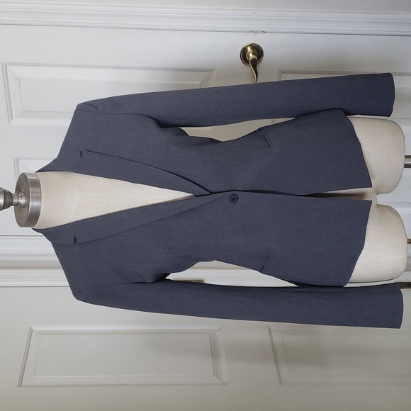 Tahari Jackets & Blazers - TAHARI Classic Gray Single Button Suit Jacket
